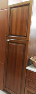 Colonna in legno con frigo - € 99